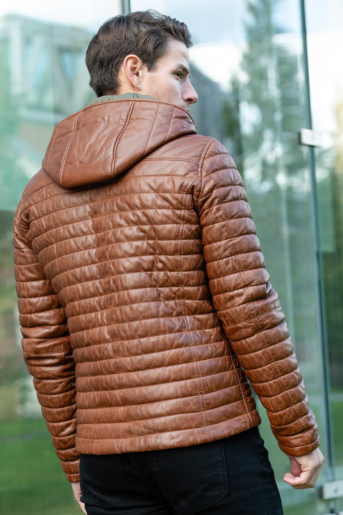 Warm cognac sheepskin jacket, quilted and slim. Fixed hood for winter. - Image n°3