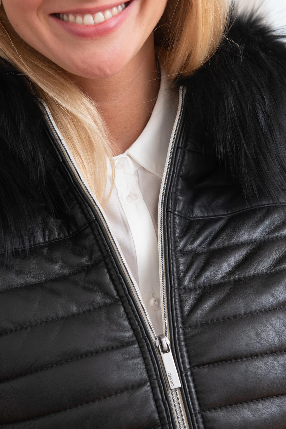 Black sheepskin jacket with glossy quilted look. Racoon fur hood trim. - Image n°7