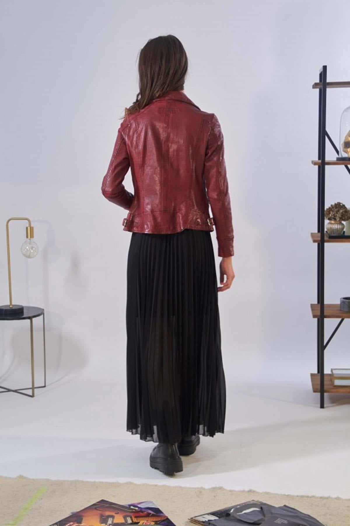 Aged sheepskin biker jacket in fiery red, slim-fit and rock-chic. - Image n°3