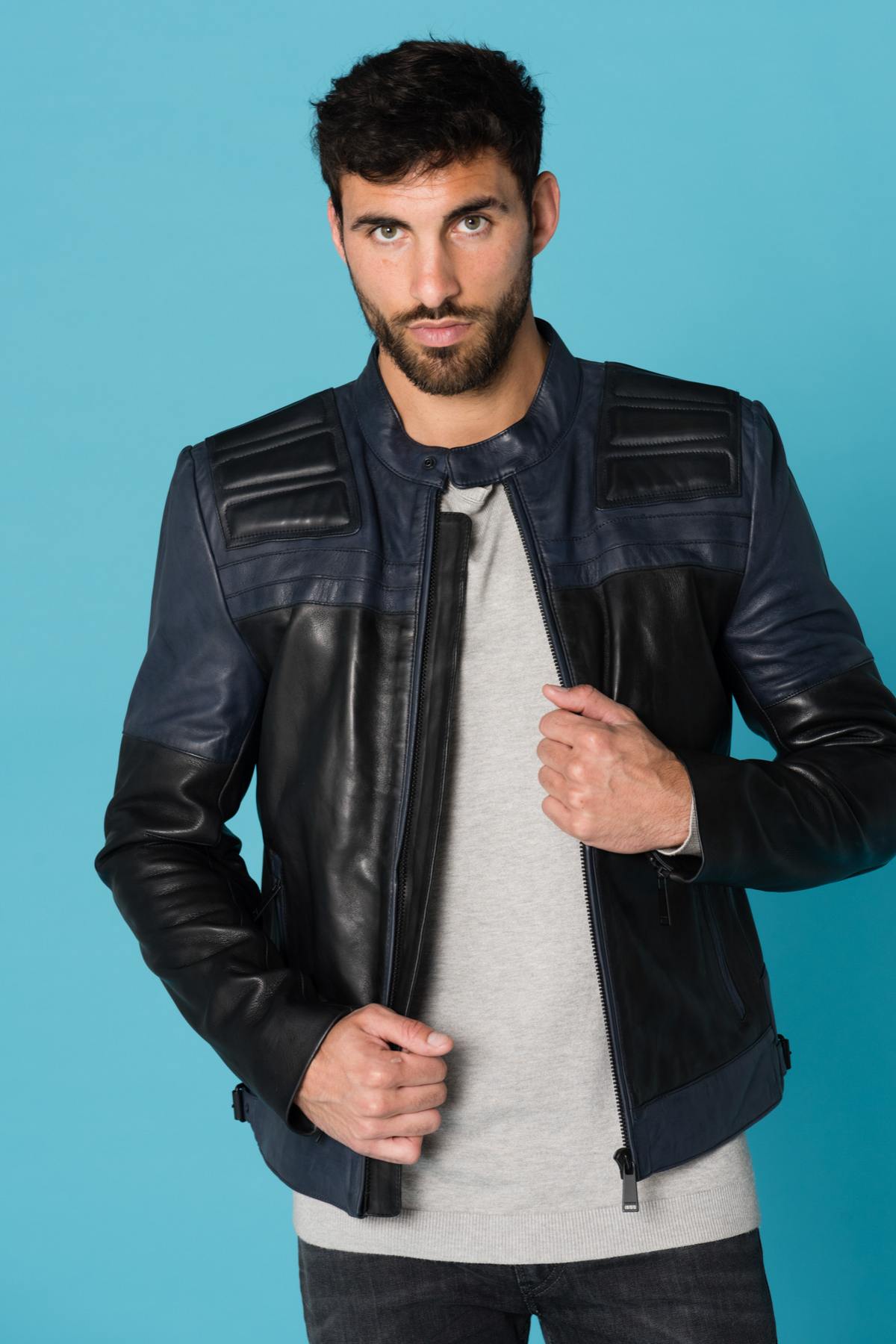 Black and blue biker jacket - Image n°1