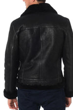 Redskins' Reagan Queenstown: a shearling bomber for vintage warmth. - Image n°4