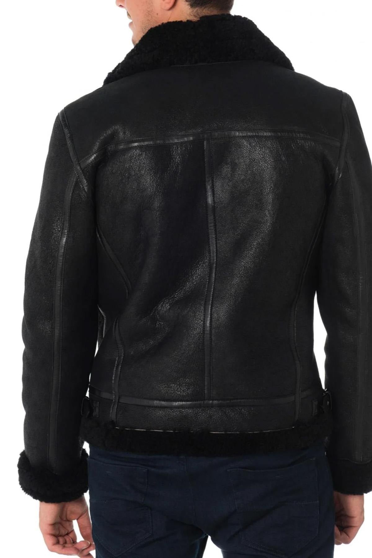 Redskins' Reagan Queenstown: a shearling bomber for vintage warmth. - Image n°4