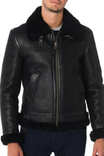Redskins' Reagan Queenstown: a shearling bomber for vintage warmth. - Image n°6
