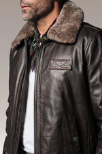 A vintage cowhide aviator with fur collar. Quilted lining for winter warmth and style. - Image n°5