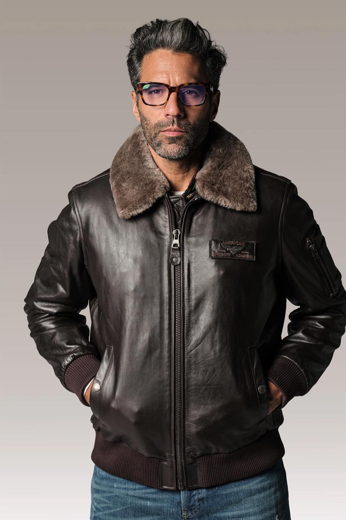 A vintage cowhide aviator with fur collar. Quilted lining for winter warmth and style. - Image n°1