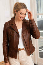 Retro biker jacket in warm bison sheep leather, aged for softness. - Image n°1