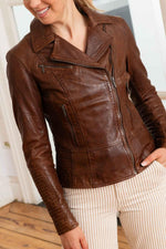 Retro biker jacket in warm bison sheep leather, aged for softness. - Image n°5