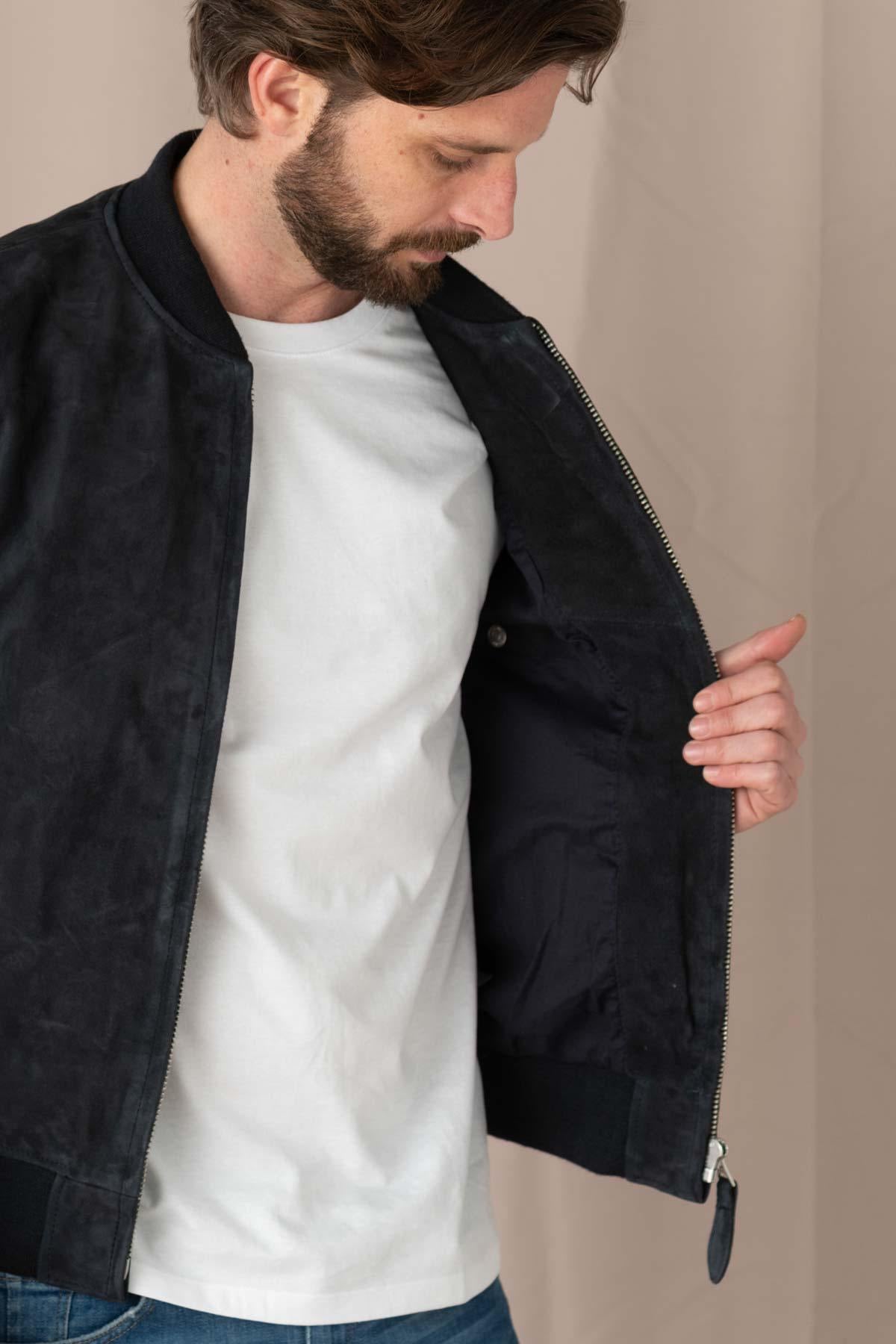 A goatskin jacket with suede finish, teddy collar, and ribbed details. - Image n°8