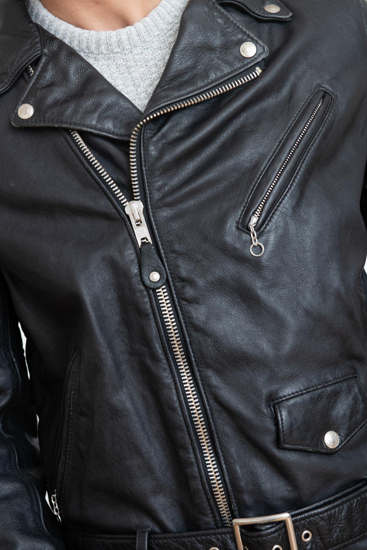 Schott's 626VN: slim-fit Perfecto in hand-aged vachetta leather. - Image n°8