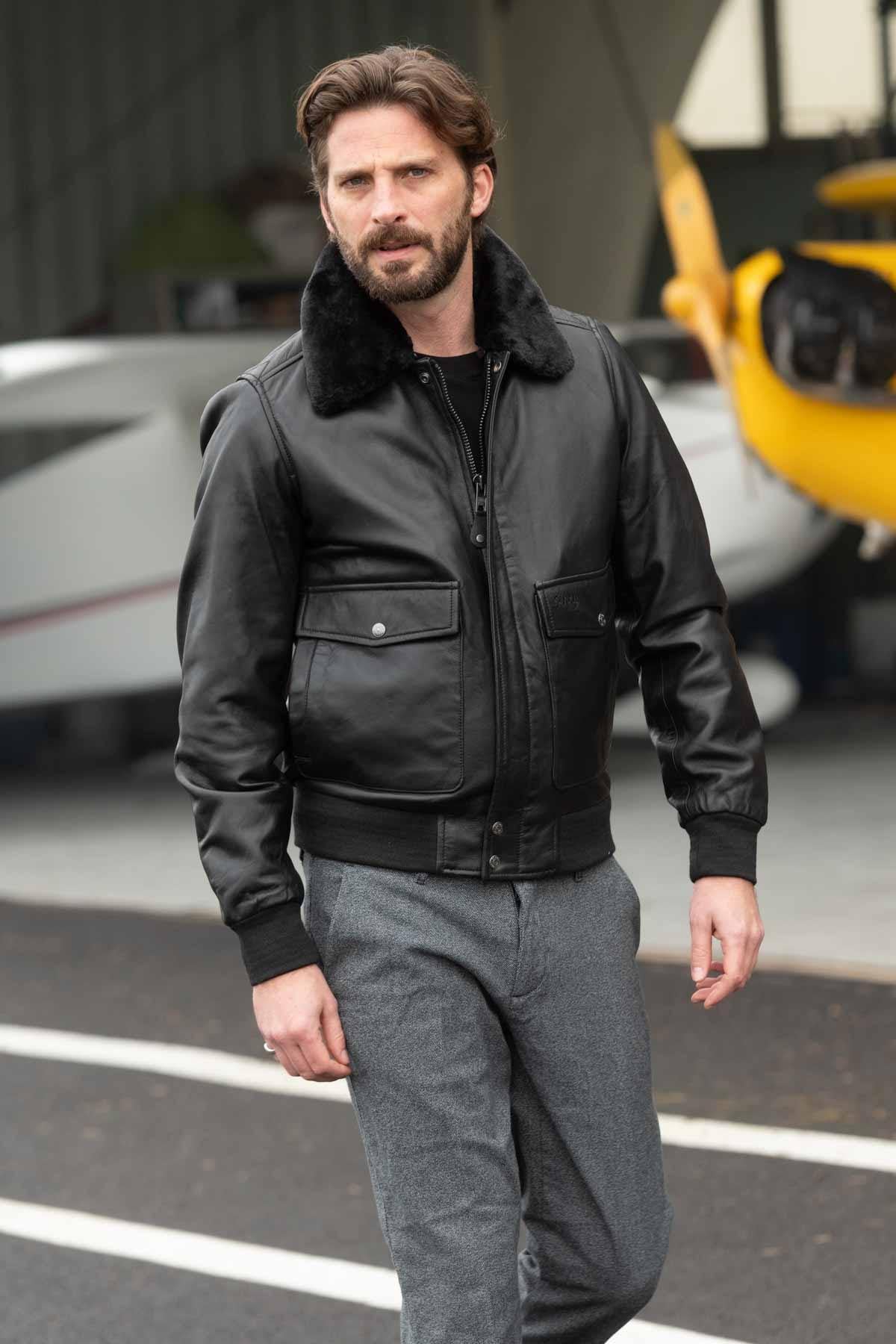 Black lambskin aviator jacket by Schott. Detachable vegan fur collar. - Image n°2