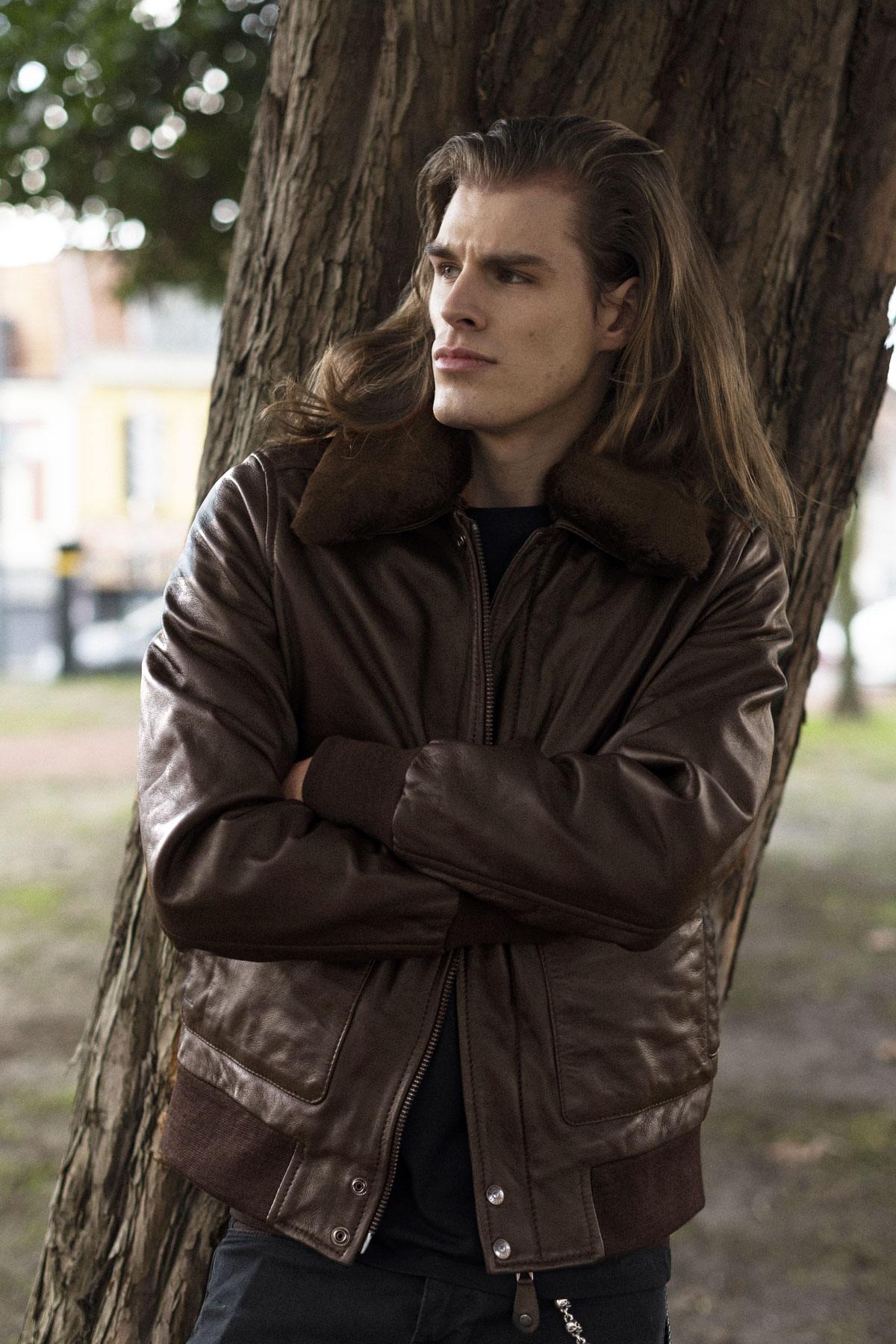 Lambskin aviator jacket by Schott. Slim fit with removable collar. - Image n°5