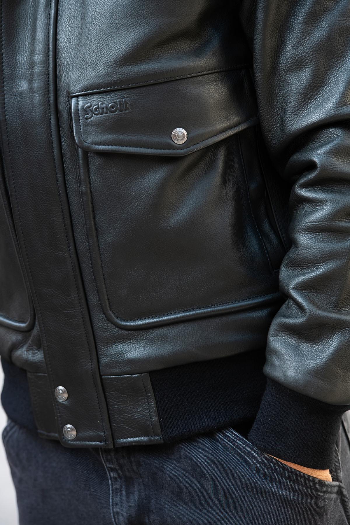 Thick cowhide A-2 aviator jacket with patina and removable collar. - Image n°4