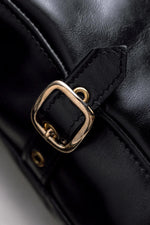 Schott 689H: glossy horsehide, aged brass, and a vintage biker cut. - Image n°8