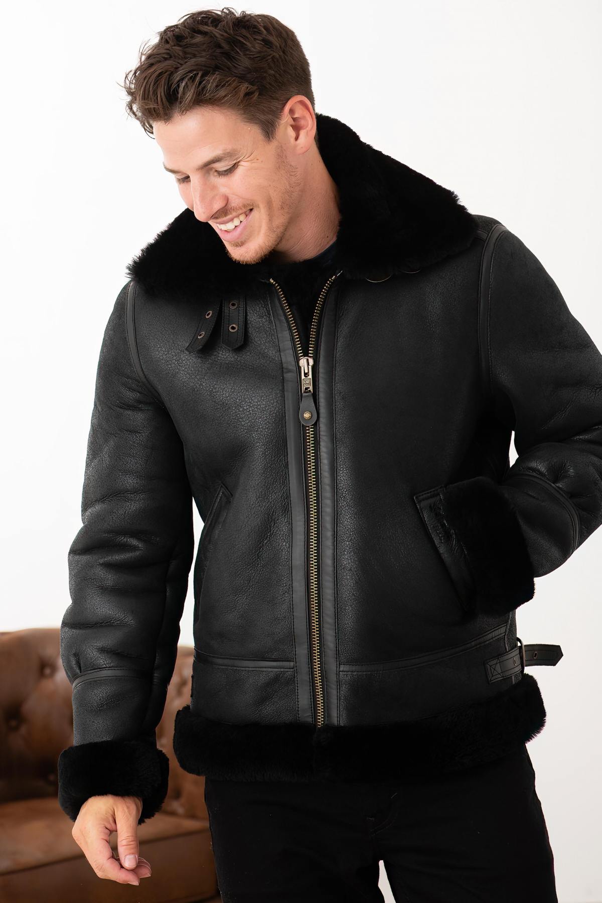 Schott's LC1259: a double-face sheepskin bomber, warm and timeless. - Image n°1