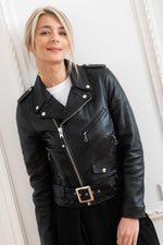 Slim-fit black lambskin leather jacket from Schott, biker-inspired. - Image n°5