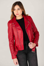Schott's Perfecto in red lambskin: supple, lightweight, iconic. - Image n°7