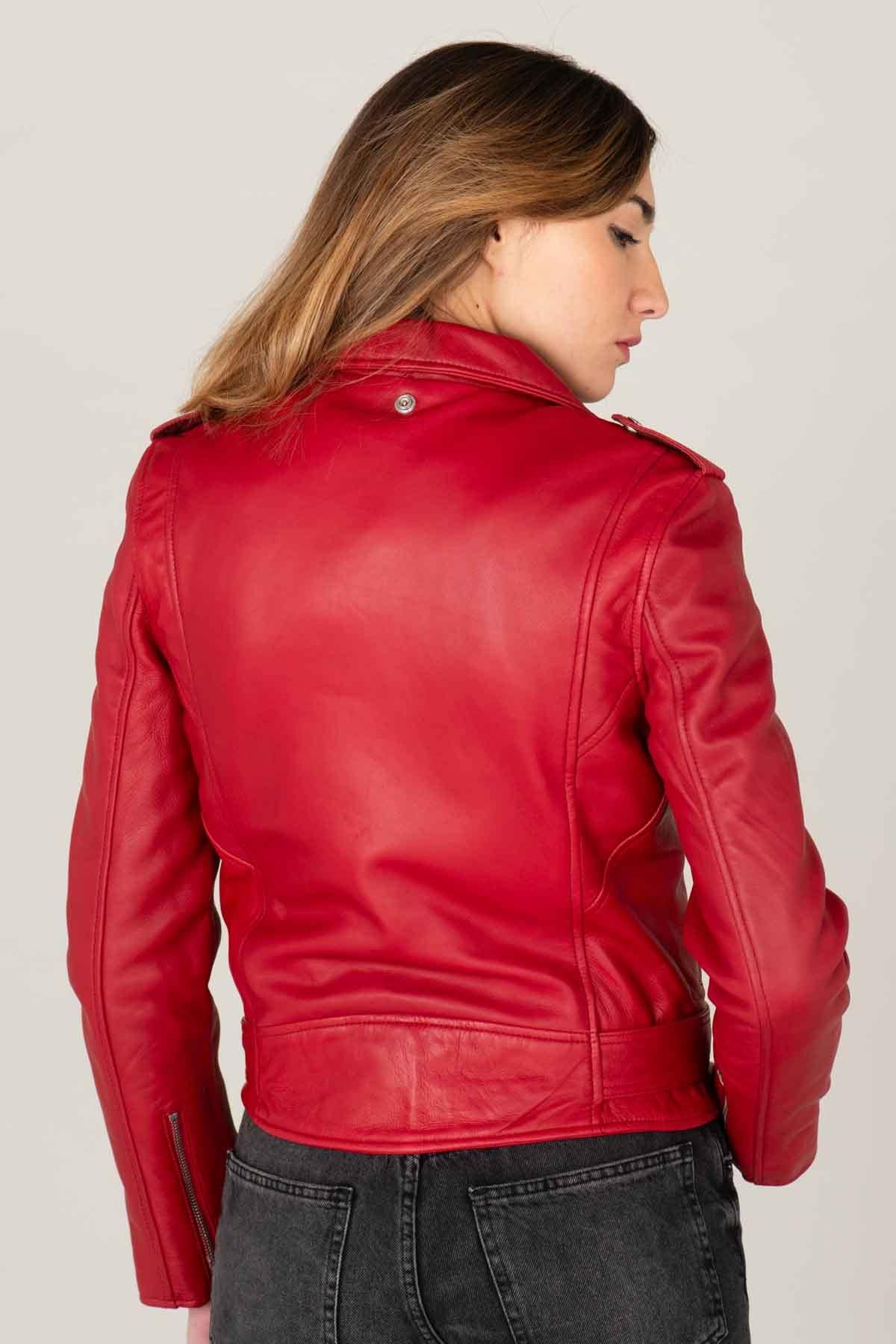 Schott's Perfecto in red lambskin: supple, lightweight, iconic. - Image n°5