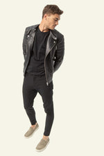 Slim-fit black lambskin biker jacket with matelassage shoulders. - Image n°4