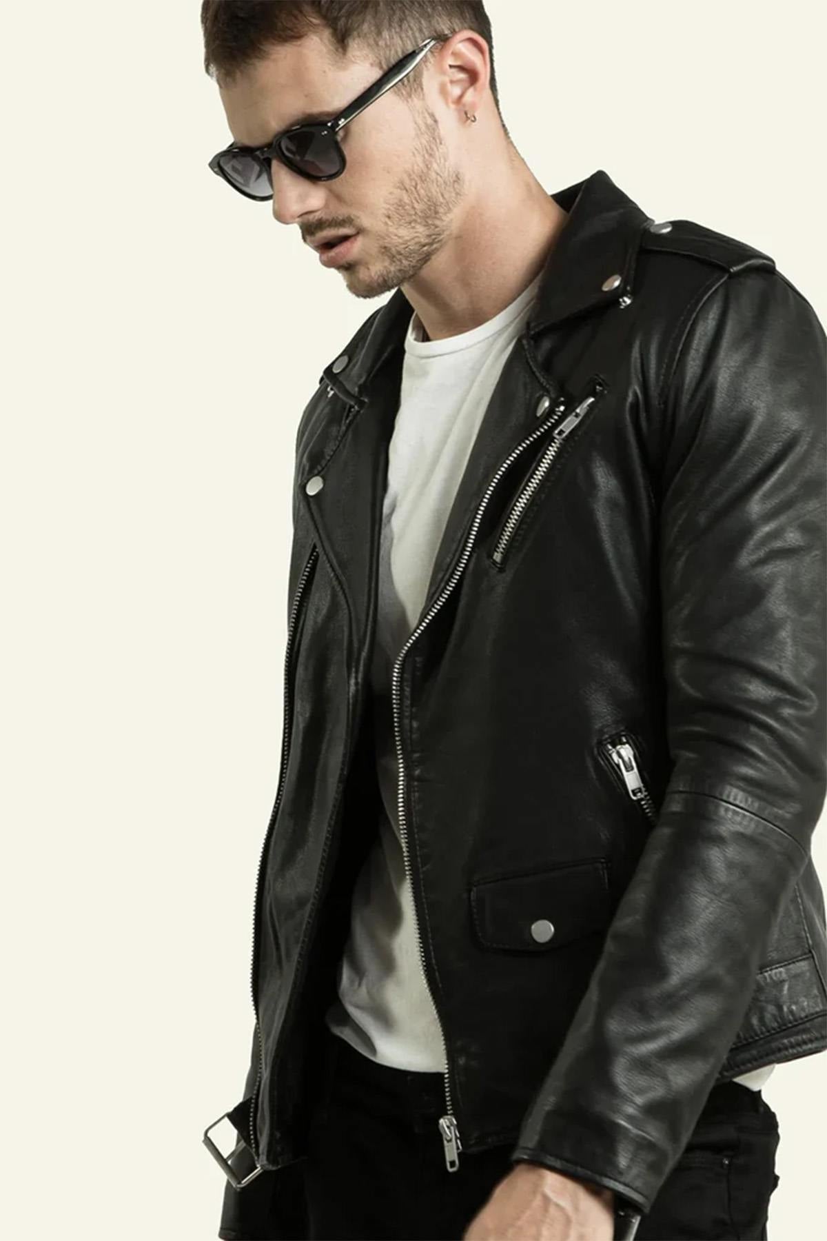Rock-inspired lambskin jacket in black, slim-cut with silver zips. - Image n°4