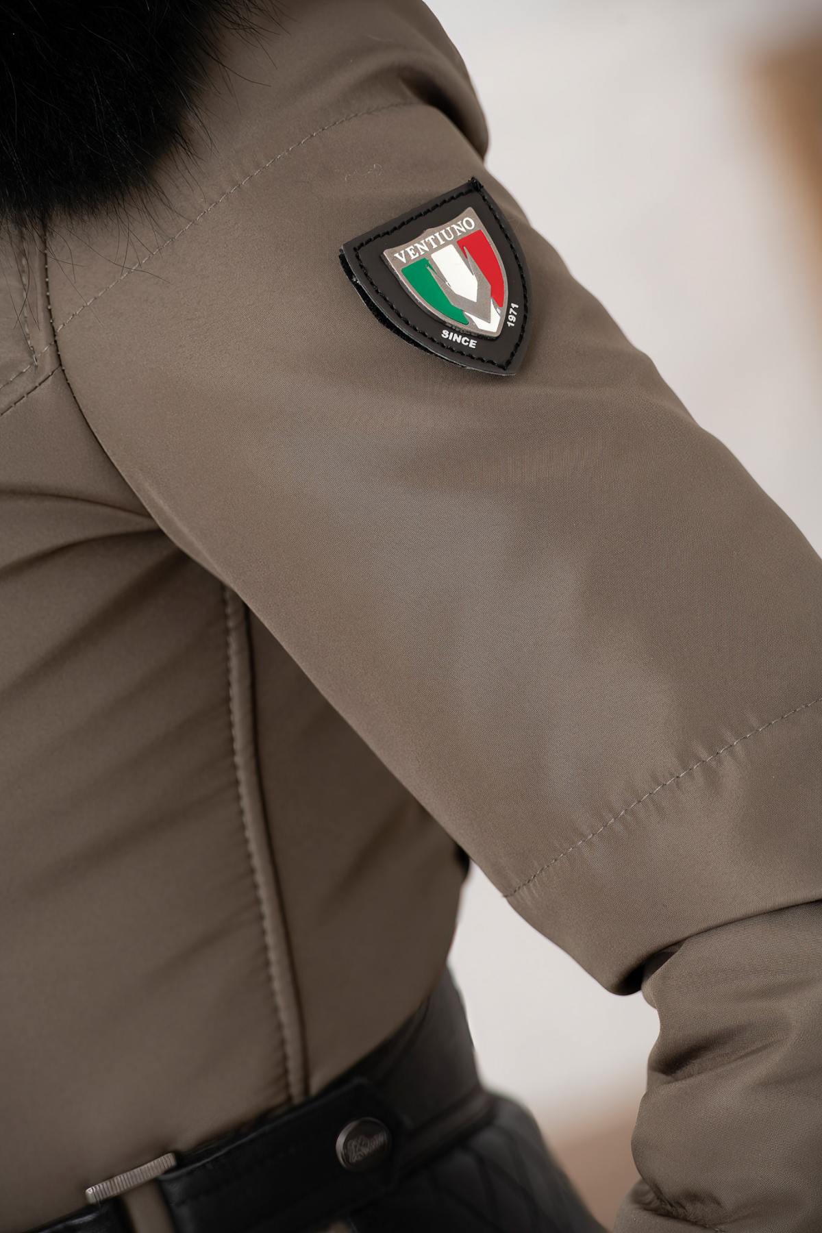 Ventiuno women's khaki down jacket with black collar - Image n°4