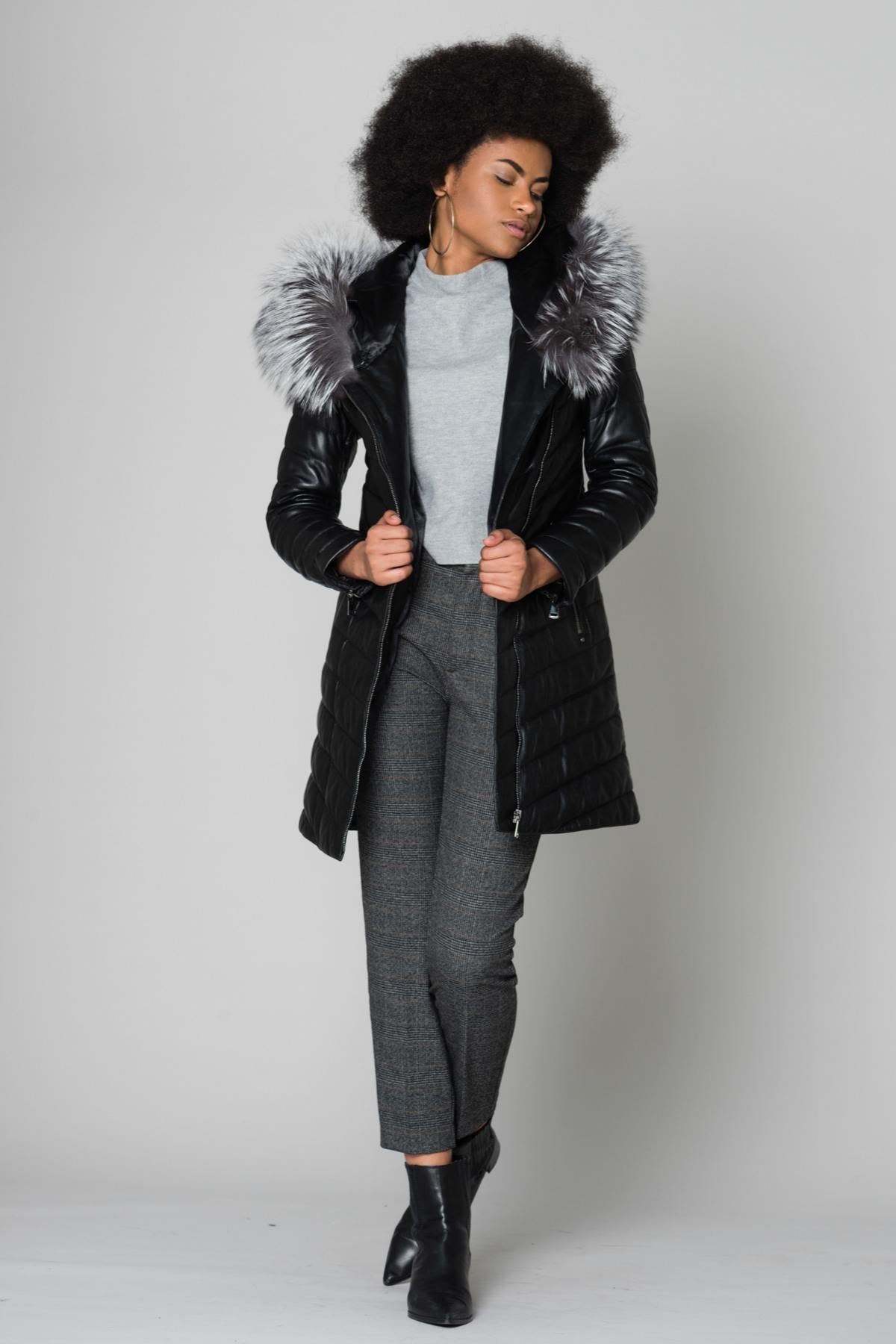Lambskin leather jacket with detachable silver fox fur-trimmed hood. - Image n°3