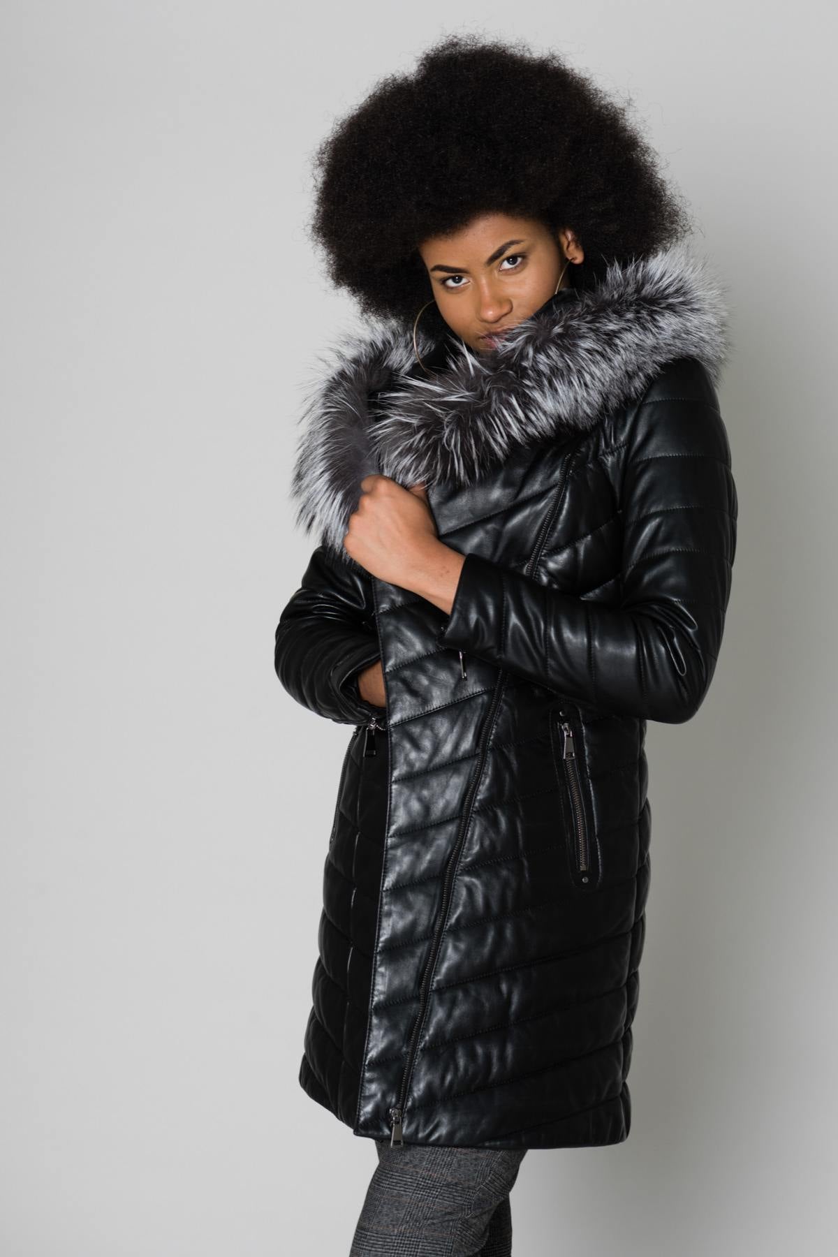 Lambskin leather jacket with detachable silver fox fur-trimmed hood. - Image n°2