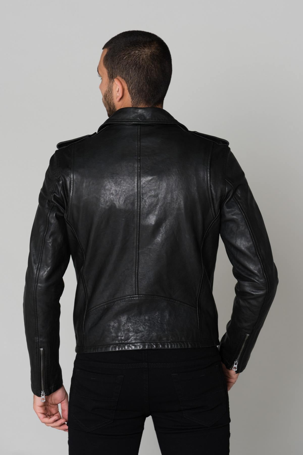 Thick washed lambskin leather, slimfit black biker jacket. - Image n°6