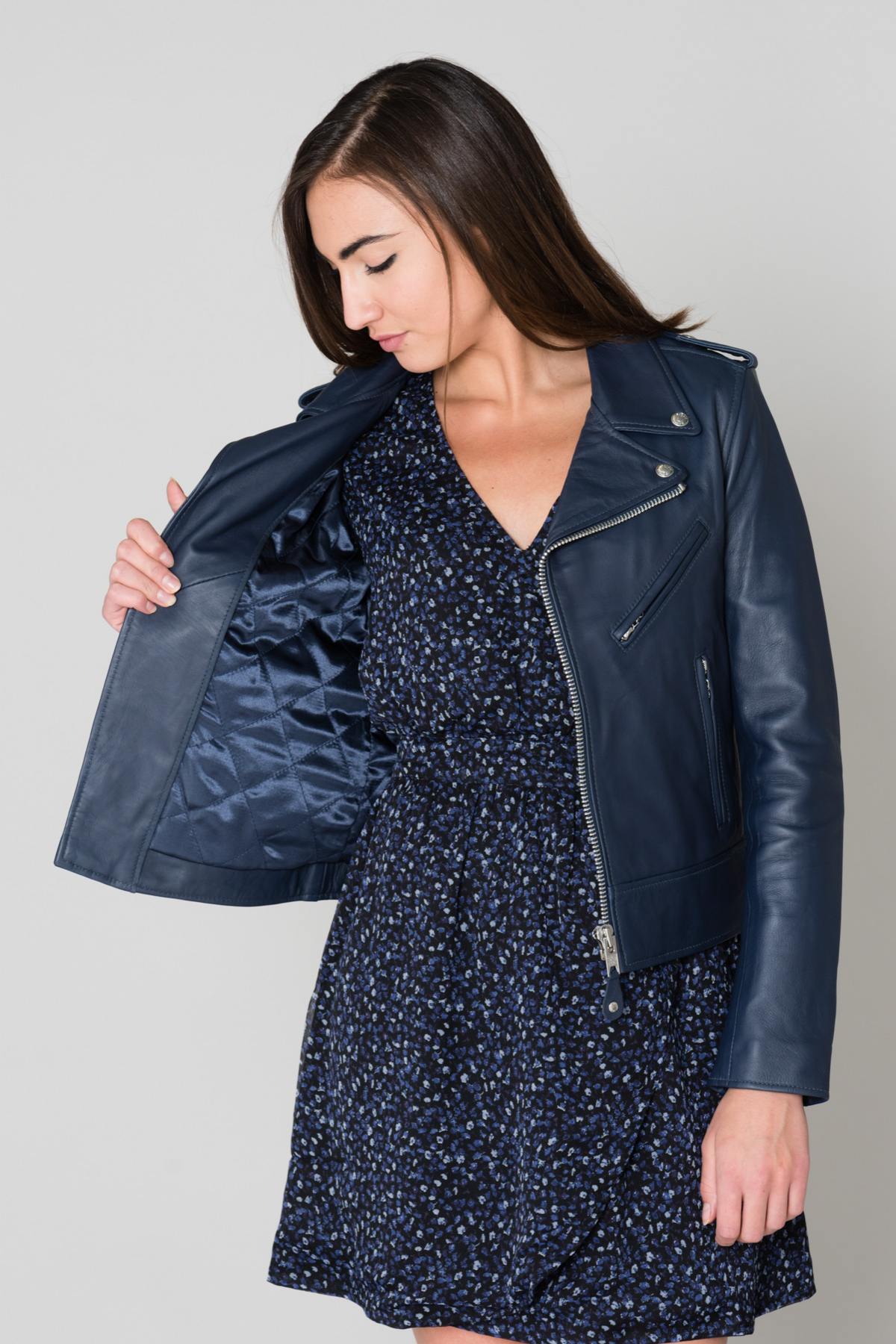 Schott's navy lambskin Perfecto: slim, sleek, and effortlessly bold. - Image n°5