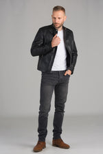 Black lambskin café racer with skinny fit, Mao collar, zipped sleeves. - Image n°4