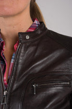 Deep brown lambskin jacket with a patina finish and mandarin collar. - Image n°7
