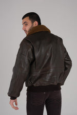 Schott's aviator-inspired lambskin bomber with detachable shearling collar.Warm, aged finish for timeless style. - Image n°4