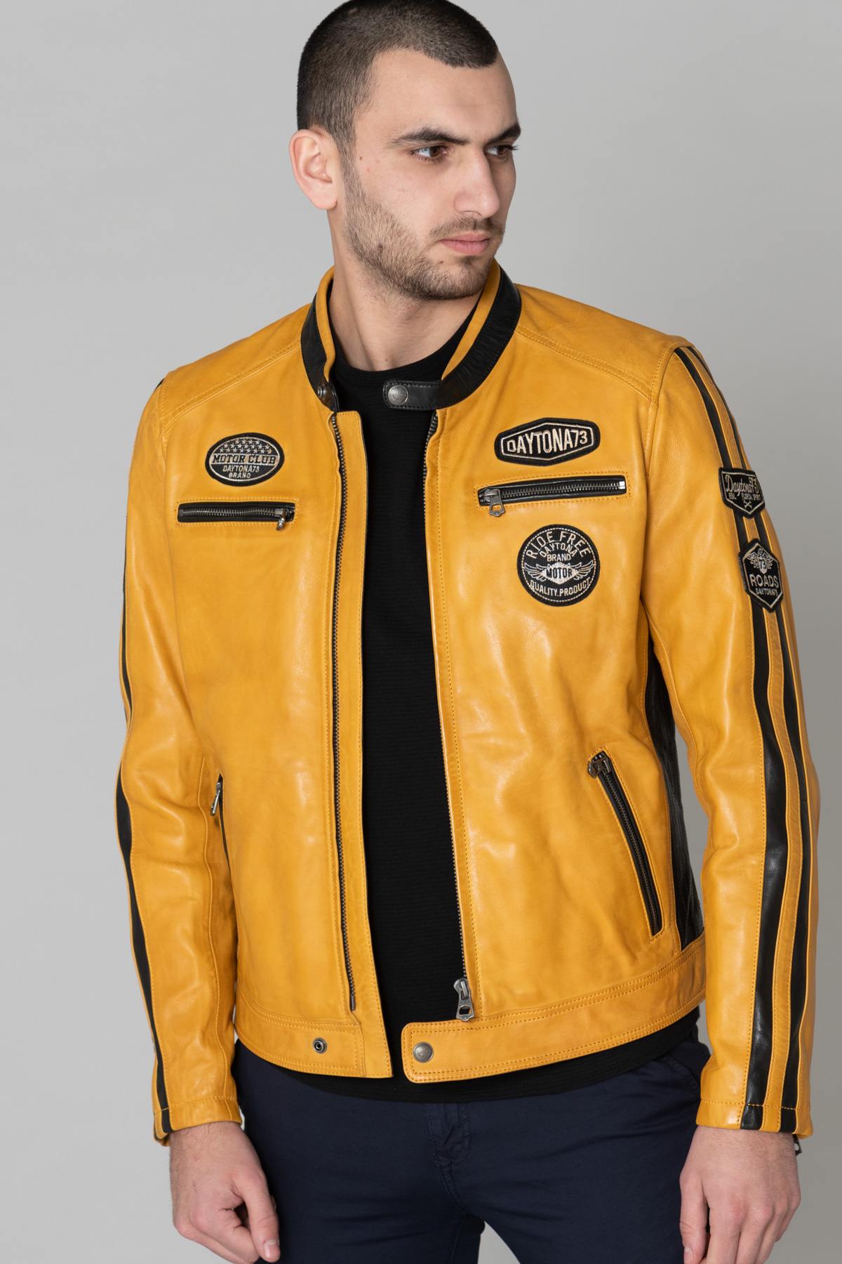 Bold sheep leather jacket in yellow and black with moto collar. - Image n°4