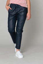 Blue leather pants with elastic waist - Image n°2