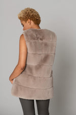 Sleeveless faux fur coat - Image n°4