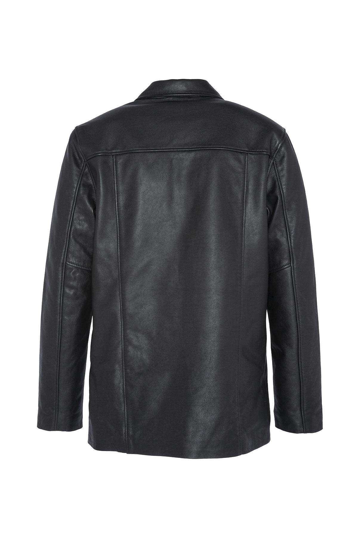 This Schott jacket updates the Perfecto with a buttoned placket. - Image n°7