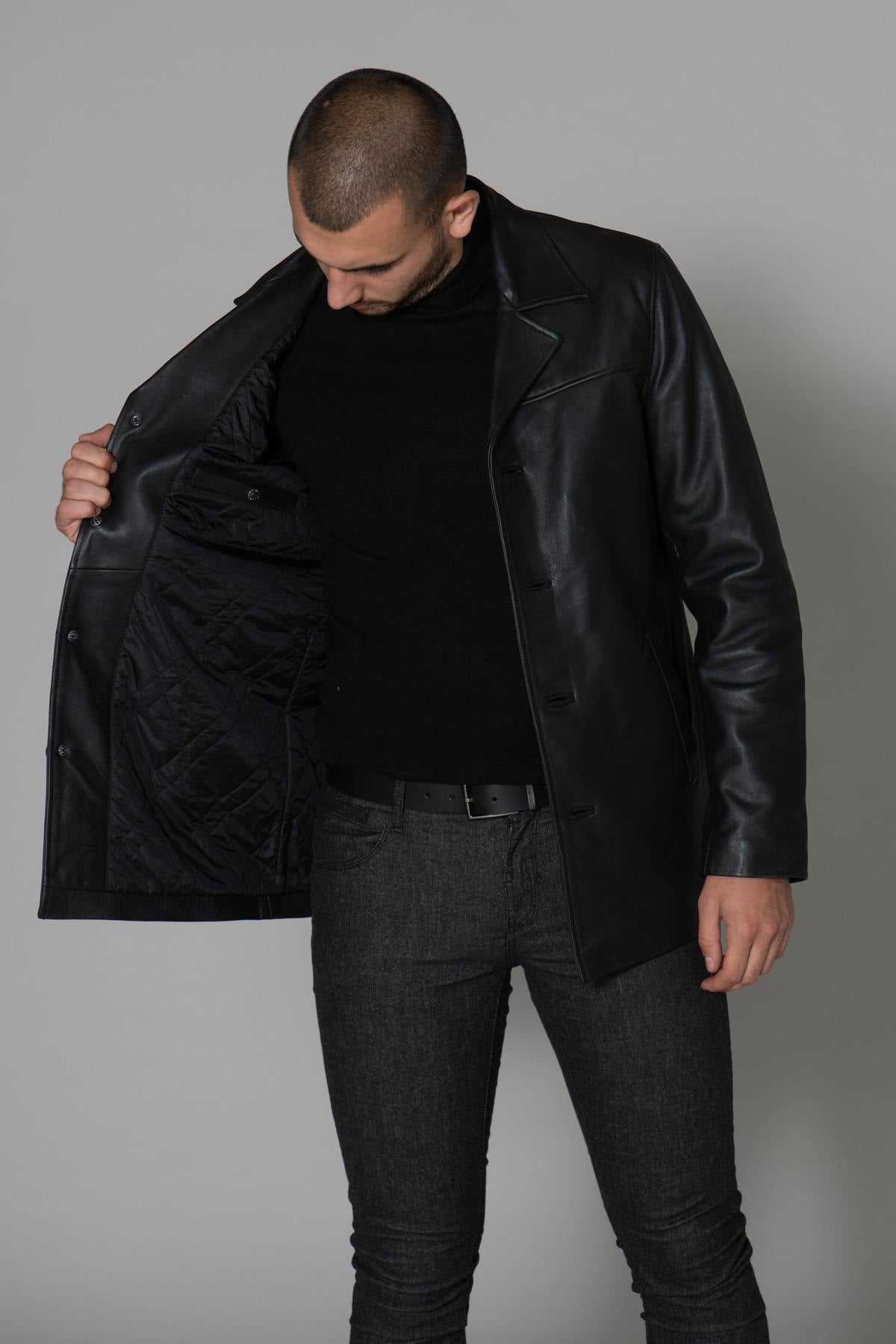 This Schott jacket updates the Perfecto with a buttoned placket. - Image n°9