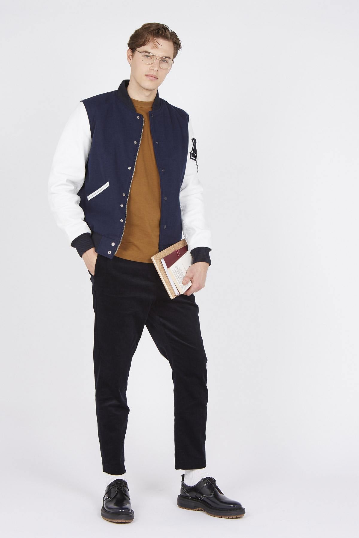 Navy and white Ref 70: wool and leather for vintage-inspired style. - Image n°3