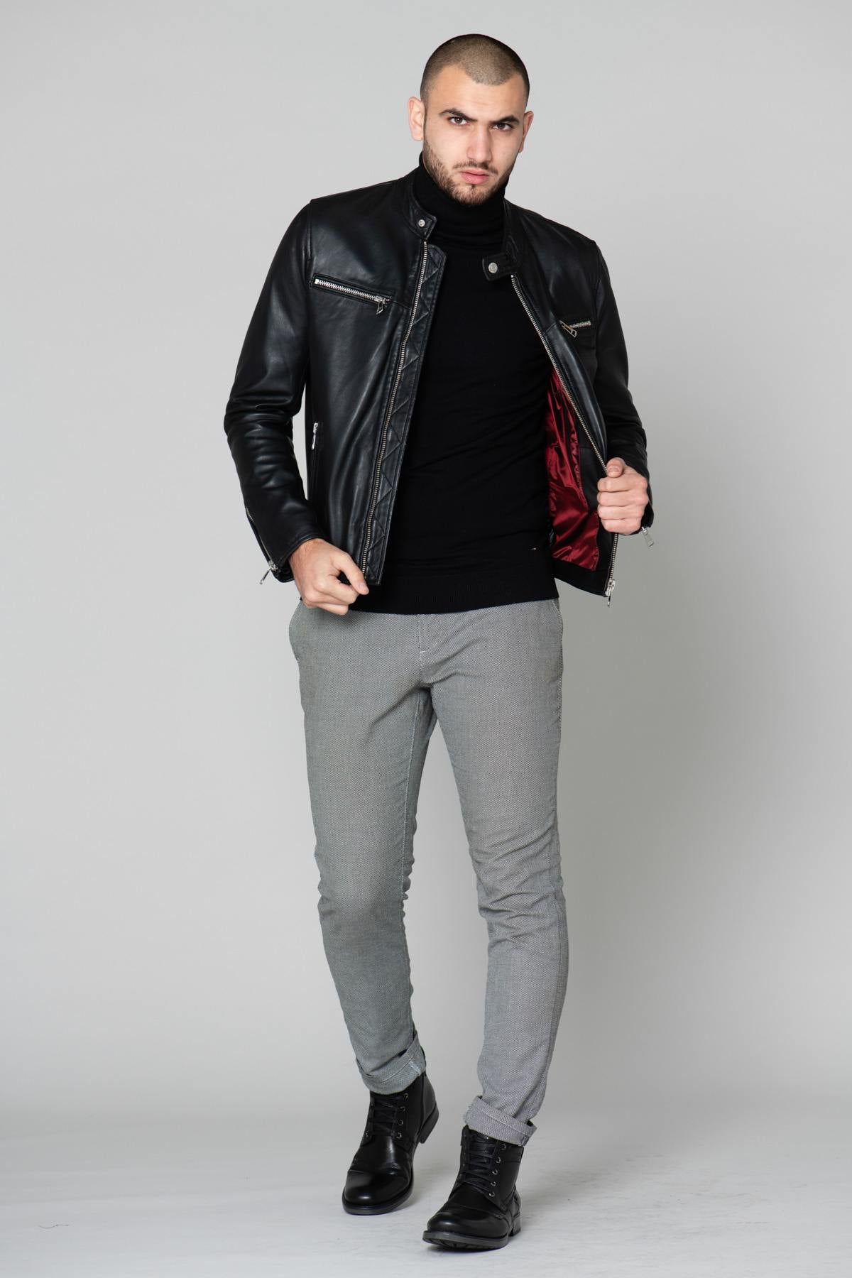 Slim black lambskin jacket with zippered cuffs and burgundy lining. - Image n°2