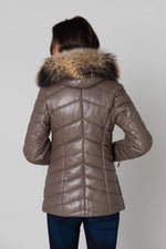 Taupe shearling jacket, mid-length with asymmetrical zip and lining. - Image n°7