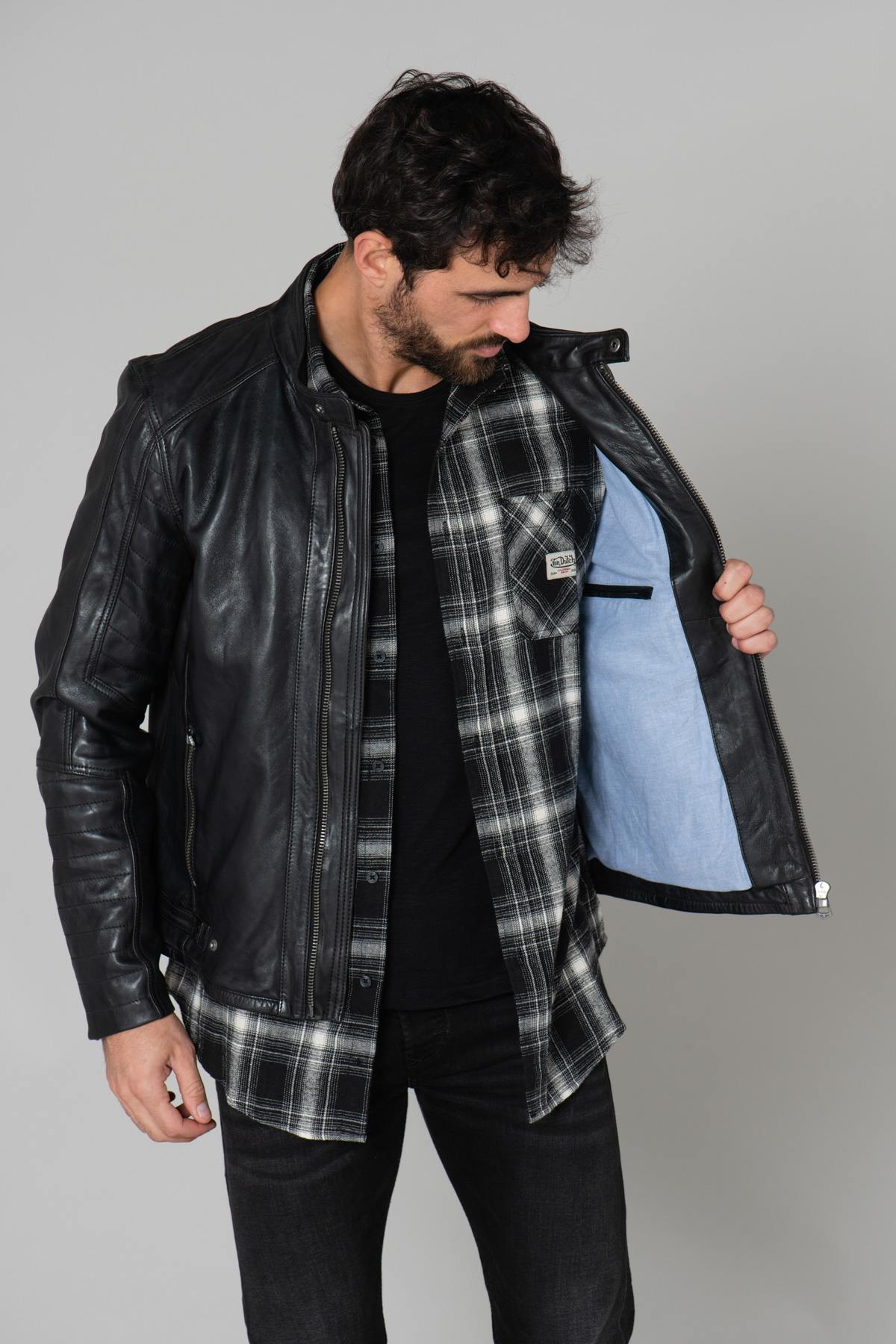 Daytona's glossy black sheep leather jacket with biker collar. - Image n°4