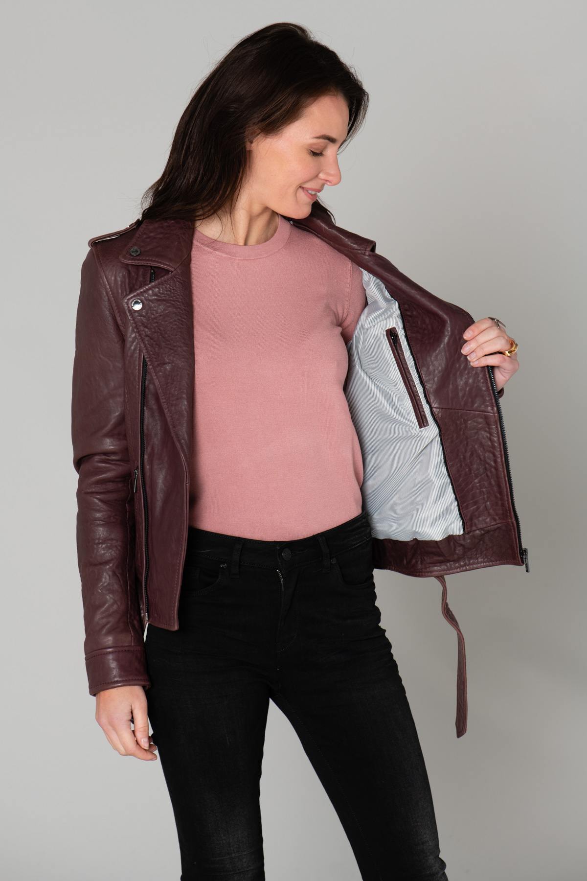 Violet sheep leather biker jacket. Slimfit, off-centre zip. - Image n°5