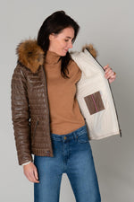 Slim-fit sheepskin jacket in light tan with aged quilted detailing. - Image n°4