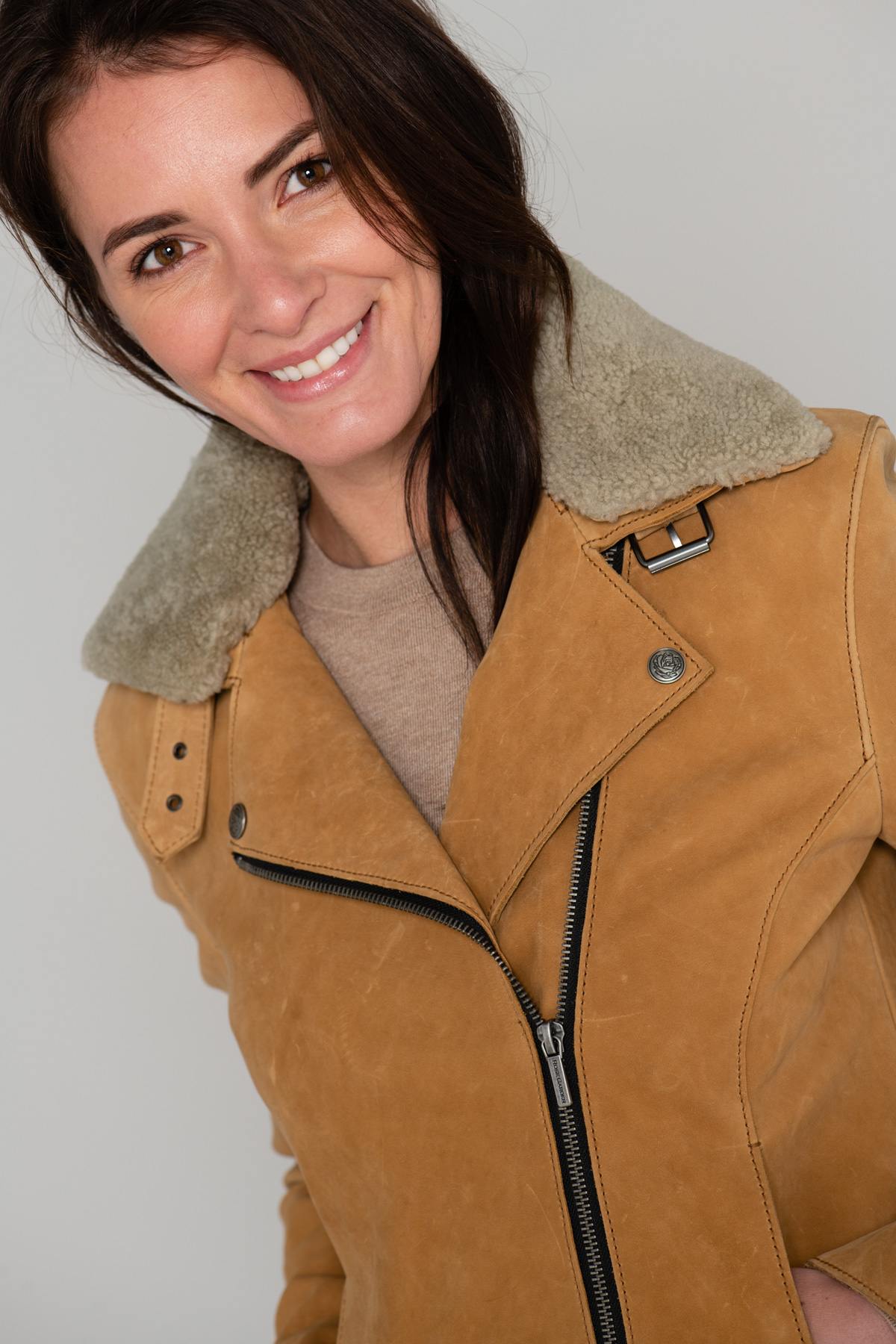 Washed nubuck cowhide biker jacket in warm Sandle Wood beige. - Image n°7