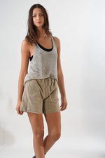 Women's beige leather shorts - Image n°4