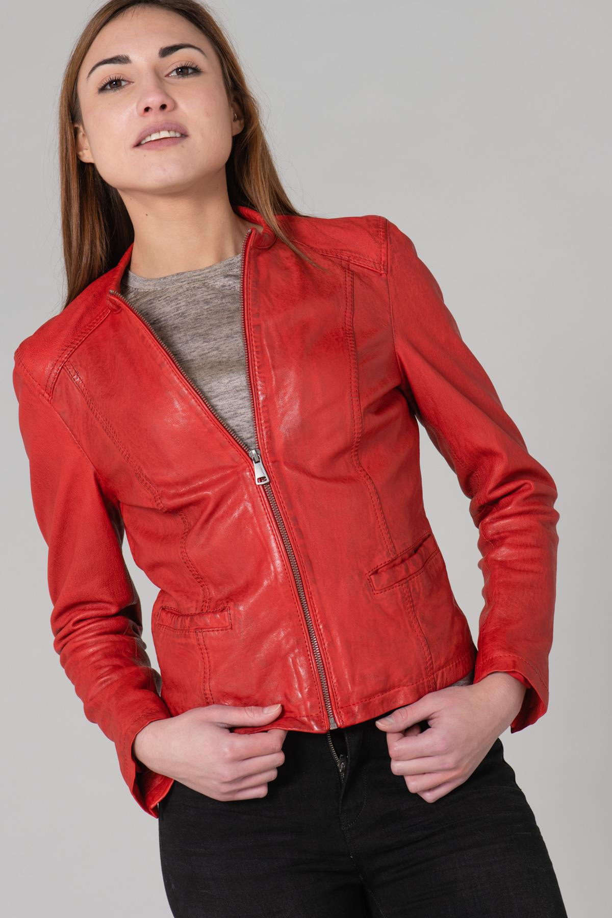 A relaxed-fit biker jacket in soft red lambskin with a worn-in feel. - Image n°7
