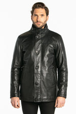 Sleek lambskin coat in glossy black, featuring a removable lining. - Image n°7