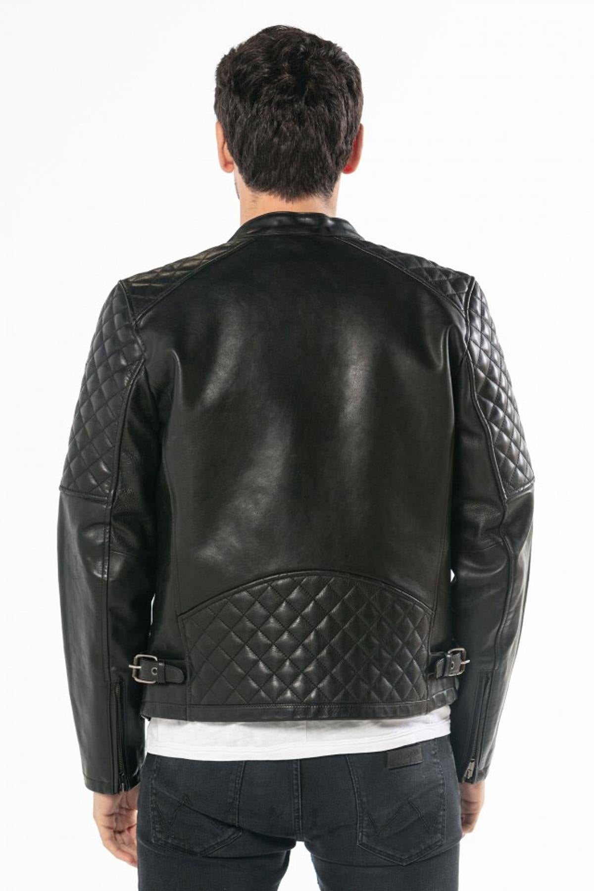 cowhide jacket with quilted accents and a sleek patina. - Image n°5