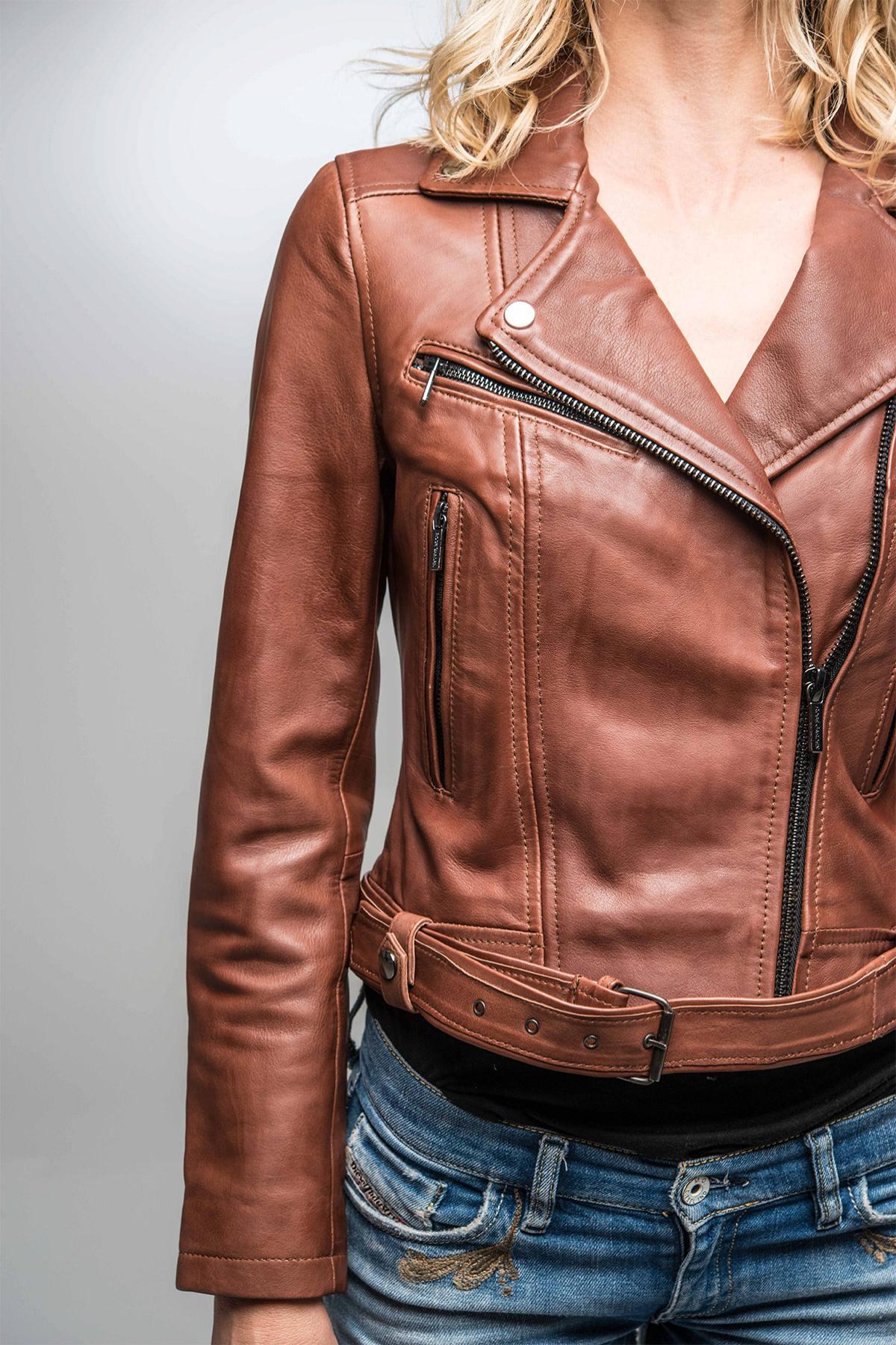 Dark cognac lambskin jacket, slim fit with biker collar. - Image n°12