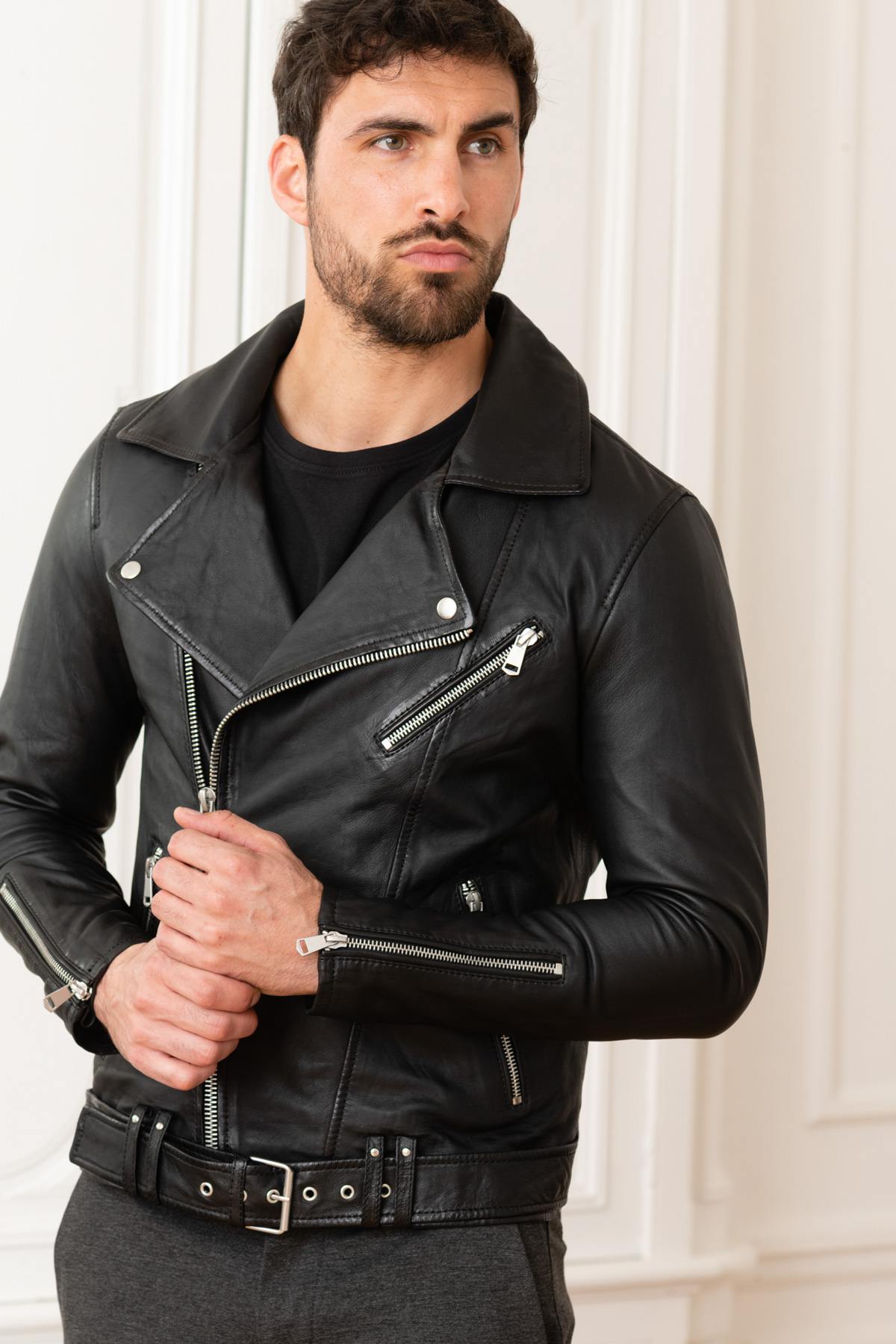 Lightweight lambskin biker jacket, slim fit, classic perfecto styling. - Image n°13