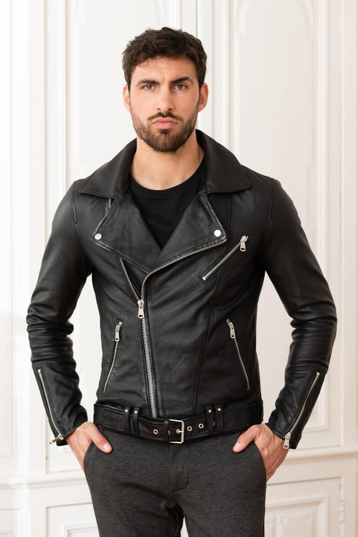 Lightweight lambskin biker jacket, slim fit, classic perfecto styling. - Image n°4